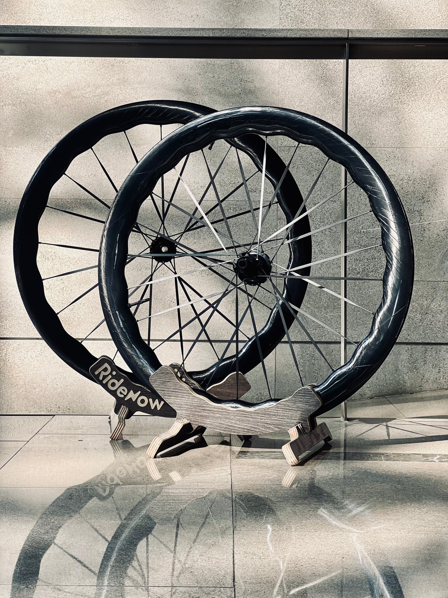 ELITEWHEELS Drive Helix
57D 碟剎碳纖輪組-HG