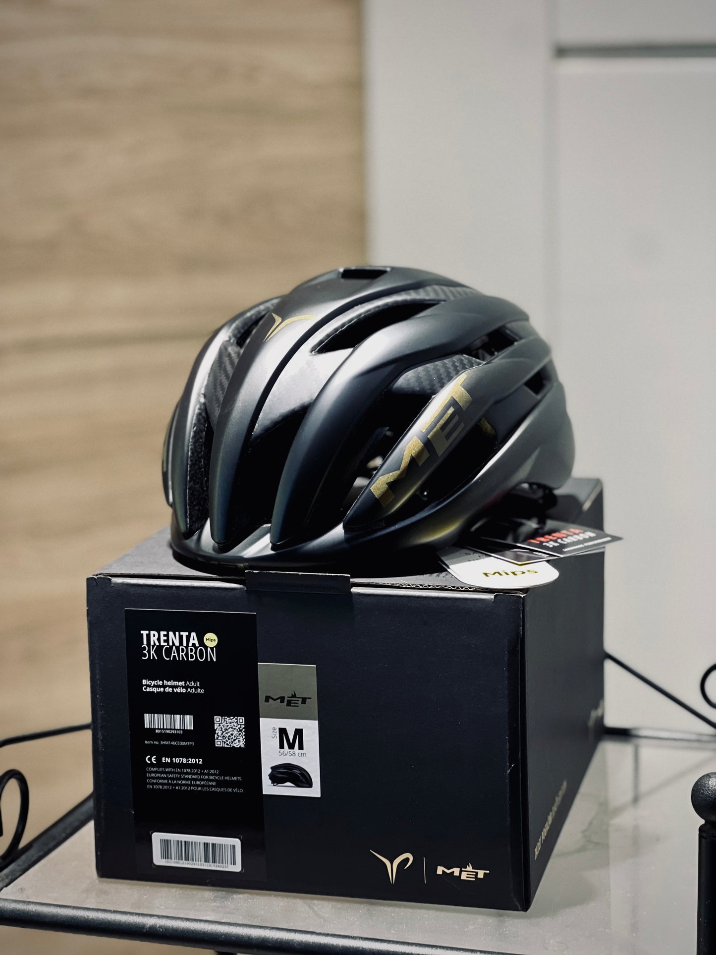 Met Trenta 3K carbon mips CE 公路頭盔 (TADEJ POGACAR BLACK EDITION)