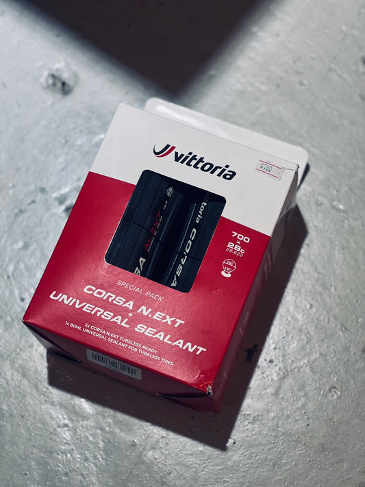 VITTORIA 真空胎連防爆液套
装-CORSA N.EXT 石墨悕真空
胎-700X28C-全黑（2條）及
80ml防爆液